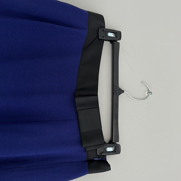 Elegant purple skirt with a bow - Picture 2 of 3